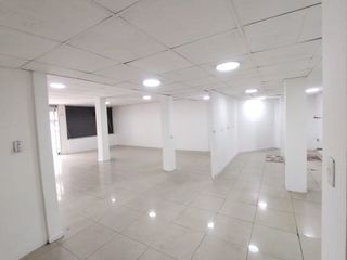 Foto 9 de RENTA/ALQUILER LOCAL COMERCIAL - AV 10 DE AGOSTO Y COREA