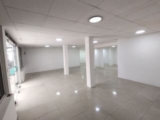 Foto 11 de RENTA/ALQUILER LOCAL COMERCIAL - AV 10 DE AGOSTO Y COREA
