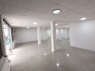 Foto 12 de RENTA/ALQUILER LOCAL COMERCIAL - AV 10 DE AGOSTO Y COREA