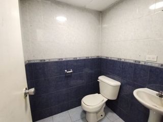Foto 13 de RENTA/ALQUILER LOCAL COMERCIAL - AV 10 DE AGOSTO Y COREA