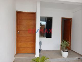Foto 2 de Hermosa Casa De 3 Pisos En Alquiler Con Cochera // ID: 1128536