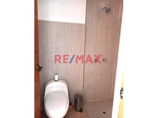 Foto 9 de Hermosa Casa De 3 Pisos En Alquiler Con Cochera // ID: 1128536