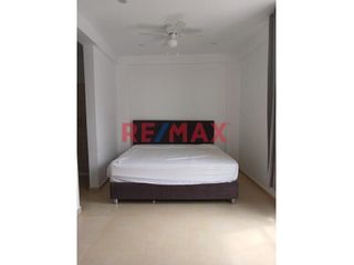 Foto 11 de Hermosa Casa De 3 Pisos En Alquiler Con Cochera // ID: 1128536