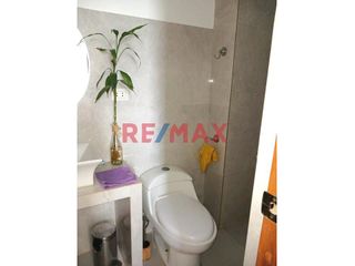 Foto 12 de Hermosa Casa De 3 Pisos En Alquiler Con Cochera // ID: 1128536