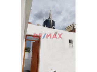 Foto 16 de Hermosa Casa De 3 Pisos En Alquiler Con Cochera // ID: 1128536