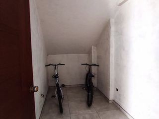 Foto 15 de EN VENTA MODERNA CASA EN ESQUINA DE 4 NIVELES CON LINDOS ACABADOS EN JLBYR