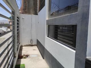 Foto 3 de EN VENTA MODERNA CASA EN ESQUINA DE 4 NIVELES CON LINDOS ACABADOS EN JLBYR