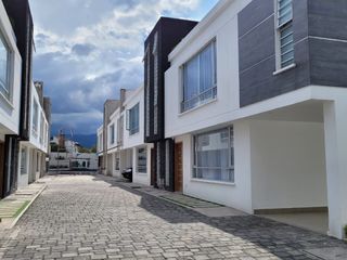 Foto 8 de Casa de venta valle de los chillos cerca a la avenida ilaló