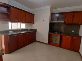 Foto 6 de Se Alquila en Machala en Urbanización Privada Casa con A/A y Cortinas
