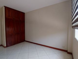 Foto 14 de Se Alquila en Machala en Urbanización Privada Casa con A/A y Cortinas