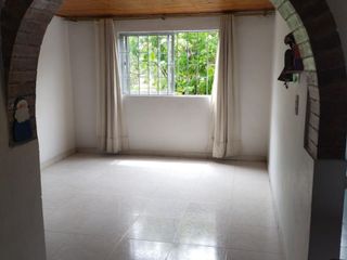 Foto 6 de Casa con 3 apartamentos independientes