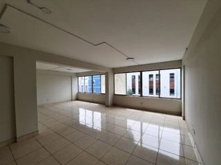 Foto 2 de - ¡OFICINA EN VENTA EN EL CORAZÓN DE BARRANCO! ¡Ubicación Privilegiada y Acceso Fácil!