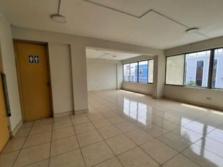 Foto 7 de - ¡OFICINA EN VENTA EN EL CORAZÓN DE BARRANCO! ¡Ubicación Privilegiada y Acceso Fácil!