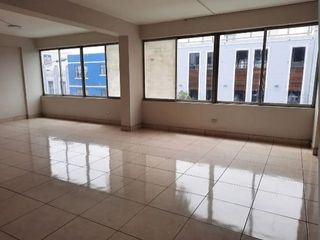 Foto 8 de - ¡OFICINA EN VENTA EN EL CORAZÓN DE BARRANCO! ¡Ubicación Privilegiada y Acceso Fácil!