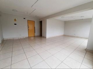 Foto 1 de - ¡OFICINA EN VENTA EN EL CORAZÓN DE BARRANCO! ¡Ubicación Privilegiada y Acceso Fácil!