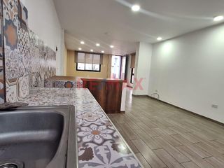 Foto 3 de Alquilo Departamento 3Er Piso 150M2 Mas Azotea Urb. Los Jardines