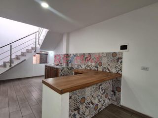 Foto 8 de Alquilo Departamento 3Er Piso 150M2 Mas Azotea Urb. Los Jardines