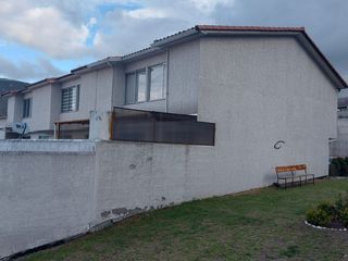 Foto 4 de POMASQUI CASA RENTA TRES DORMITORIOS CEmexpo