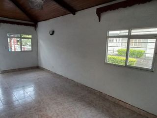 Foto 3 de SE VENDE CASA ESQUINERA DE 125M2 EN EL CERRITO VALLE