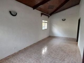Foto 4 de SE VENDE CASA ESQUINERA DE 125M2 EN EL CERRITO VALLE