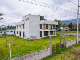 Foto 2 de PROPIEDAD EN VENTA - 859MTS - LATACUNGA