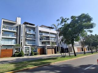 Foto 1 de Venta De Hermoso Pent House En Chacarilla - Surco