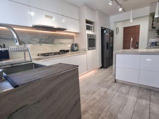 Foto 12 de Venta De Hermoso Pent House En Chacarilla - Surco