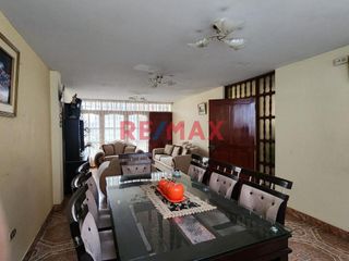 Foto 6 de Venta De Amplio Departamento En Urb. Santa Teresa De Ávila – 133M² | $63,000