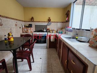 Foto 7 de Venta De Amplio Departamento En Urb. Santa Teresa De Ávila – 133M² | $63,000