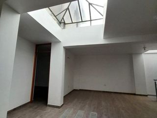 Foto 3 de VENTA DE DEPARTAMENTO EN CAJAMARCA LARRY JHONSON 3ER PISO INTERIOR