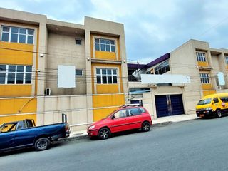 Foto 1 de Alquiler o Venta edificacion comercial Norte de Guayaquil, varios ambientes, salon,patios.