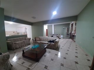 Foto 3 de SE VENDE AMPLIA CASA DE 2 PISOS EN VILLA POETA JOSE GALVEZ