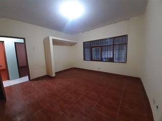 Foto 8 de SE VENDE AMPLIA CASA DE 2 PISOS EN VILLA POETA JOSE GALVEZ
