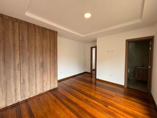 Foto 5 de Casa Semi Amueblada con 3 dormitorios en exclusiva Zona de Cuenca [Condominio Cerrado]
