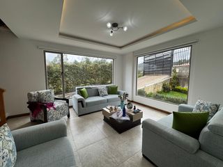 Foto 13 de Casa Semi Amueblada con 3 dormitorios en exclusiva Zona de Cuenca [Condominio Cerrado]