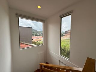 Foto 14 de Casa Semi Amueblada con 3 dormitorios en exclusiva Zona de Cuenca [Condominio Cerrado]