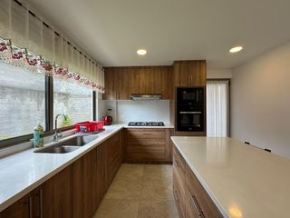 Foto 15 de Casa Semi Amueblada con 3 dormitorios en exclusiva Zona de Cuenca [Condominio Cerrado]