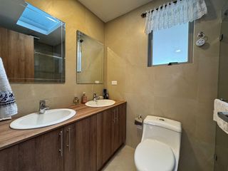 Foto 21 de Casa Semi Amueblada con 3 dormitorios en exclusiva Zona de Cuenca [Condominio Cerrado]
