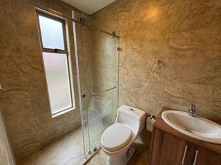Foto 22 de Casa Semi Amueblada con 3 dormitorios en exclusiva Zona de Cuenca [Condominio Cerrado]