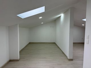Foto 17 de Casa a Estrenar 3 dormitorios en Challuabamba - Amplio Espacio y Patio BBQ [Sin Amueblar].