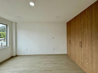 Foto 18 de Casa a Estrenar 3 dormitorios en Challuabamba - Amplio Espacio y Patio BBQ [Sin Amueblar].