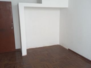 Foto 9 de Alquilo Local Comercial Remodelado - Comercio Zonal - Av Canada cdra 39 S/ 4,500 primer piso - precio negociable