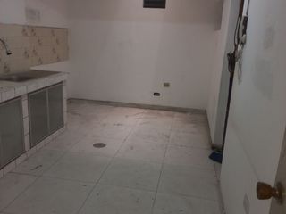 Foto 14 de Alquilo Local Comercial Remodelado - Comercio Zonal - Av Canada cdra 39 S/ 4,500 primer piso - precio negociable
