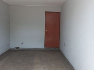 Foto 20 de Alquilo Local Comercial Remodelado - Comercio Zonal - Av Canada cdra 39 S/ 4,500 primer piso - precio negociable