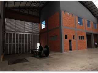 Foto 8 de Excelente bodega para renta ubicada en Funza