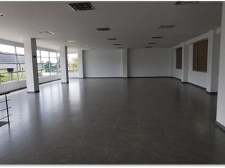 Foto 11 de Excelente bodega para renta ubicada en Funza