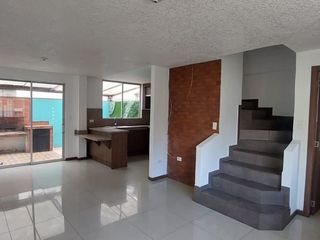 Foto 1 de Casa de venta en Calderón, sector dé San Camilo