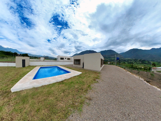 Foto 3 de SE VENDE CASA VACACIONAL POR ESTRENAR, EN ZONA PRIVILEGIADA DE YUNGUILLA