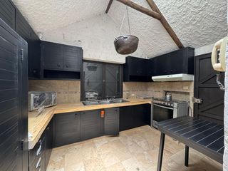 Foto 7 de Vendo Hermosa Casa Estilo Tradicional En La Av. Arancota A La Entrada De Tiabaya
