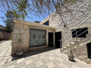 Foto 11 de Vendo Hermosa Casa Estilo Tradicional En La Av. Arancota A La Entrada De Tiabaya